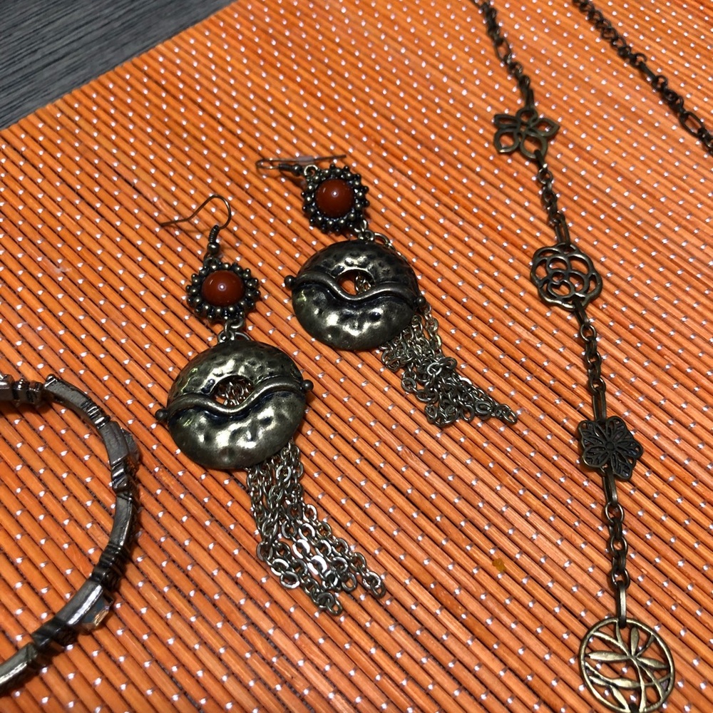 Beautiful Jewelry - Picture 3 of 4